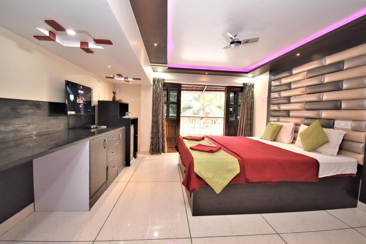 Pant House In Calangute Apartment