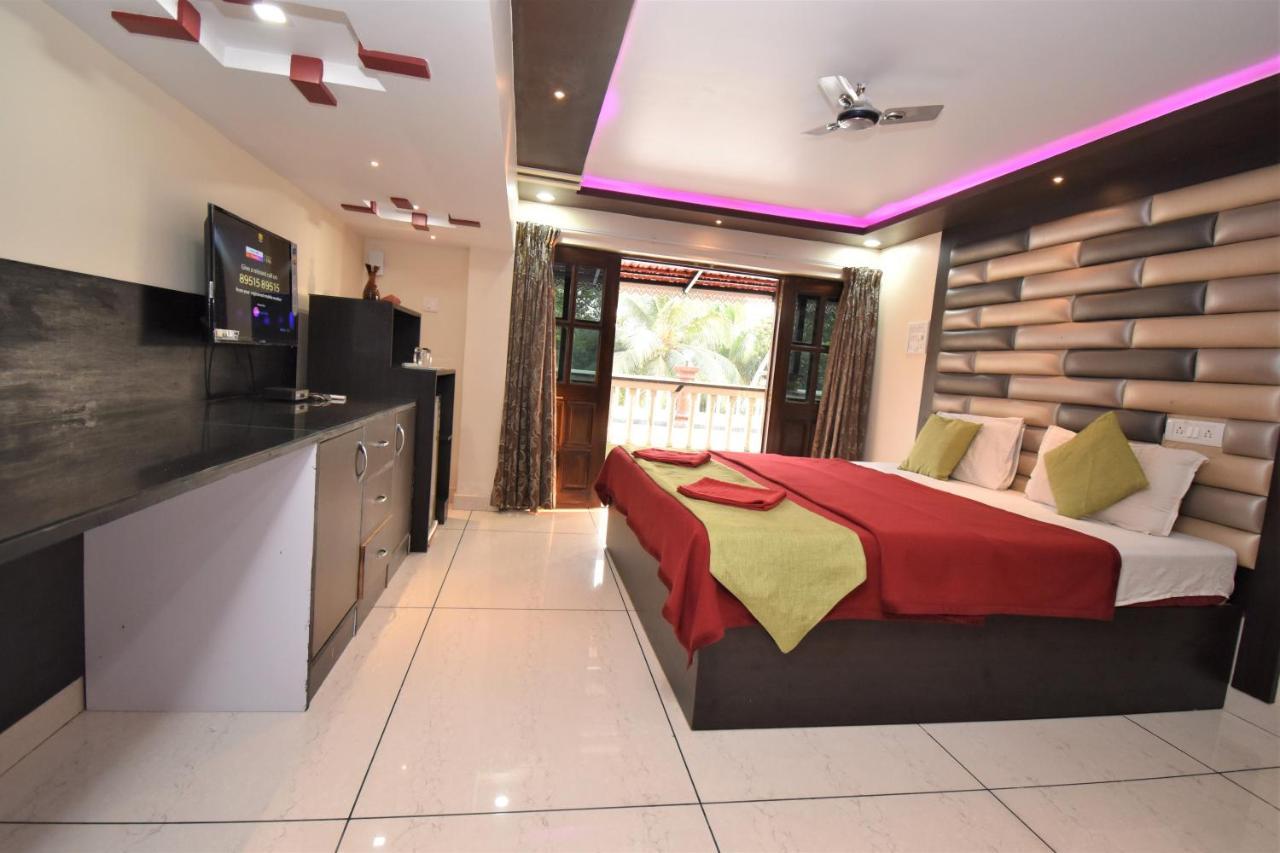 Pant House In Calangute Apartment *